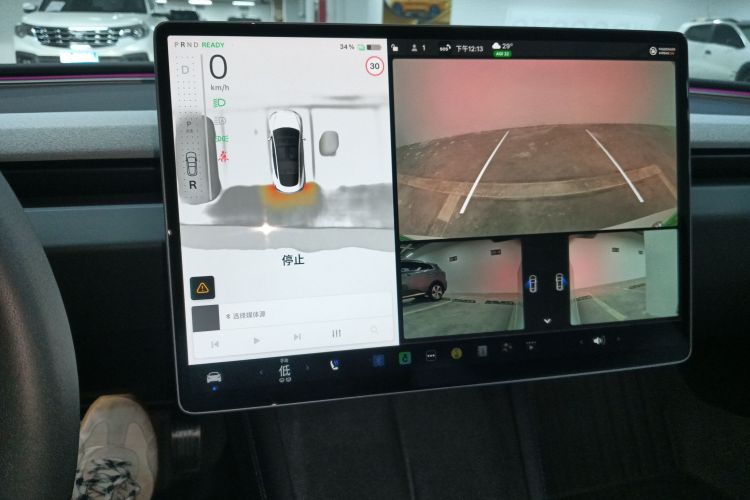 特斯拉 Model 3 2023款 后轮驱动版中控内饰16