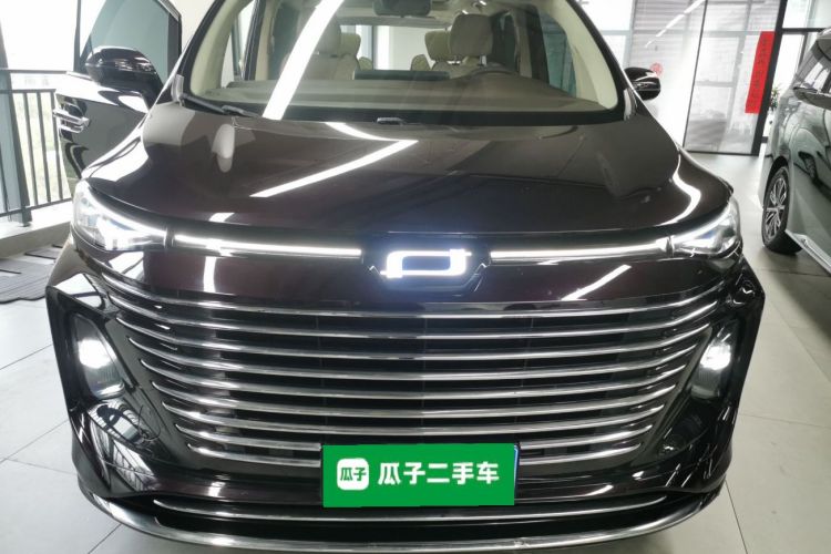 奔腾M9 2023款 2.0T 尊享型车身外观2