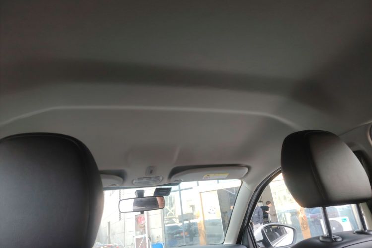 雪铁龙C3-XR 2015款 1.6L 自动先锋型中控内饰22