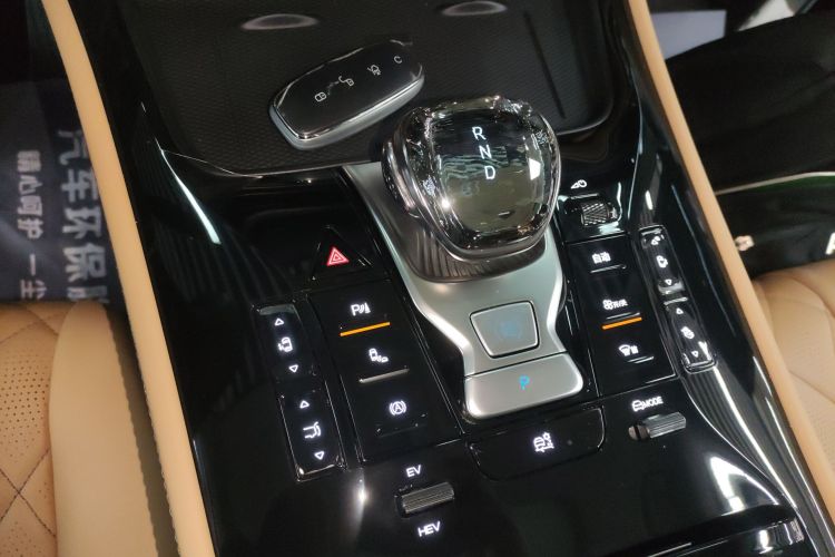 腾势D9 2024款 DM-i 980 四驱尊贵型中控内饰18