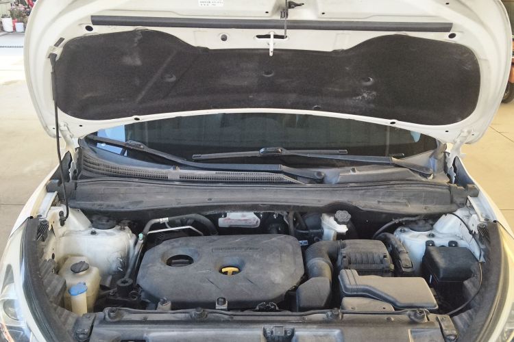 北京现代ix35 2015款 2.0L 自动两驱智能型 国V机舱底盘24