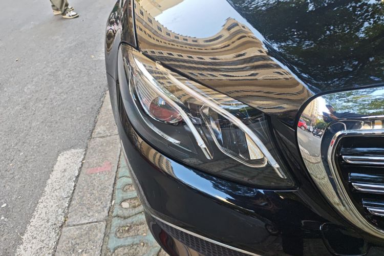 奔驰E级 2020款 E 300 L 豪华型车身外观8