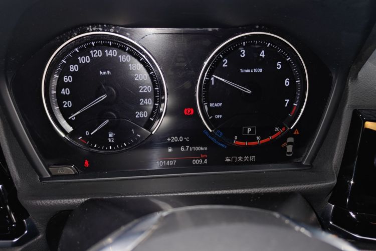 宝马1系 2021款 120i M运动版中控内饰14