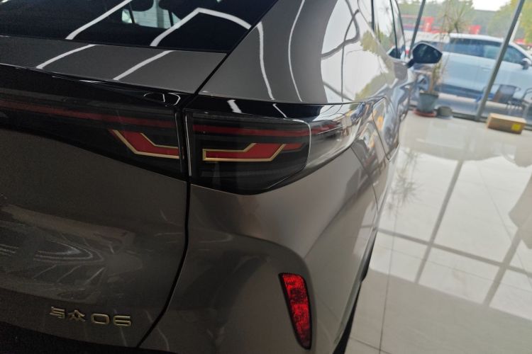 大众 ID.UNYX 与众 2025款 Pure车身外观9