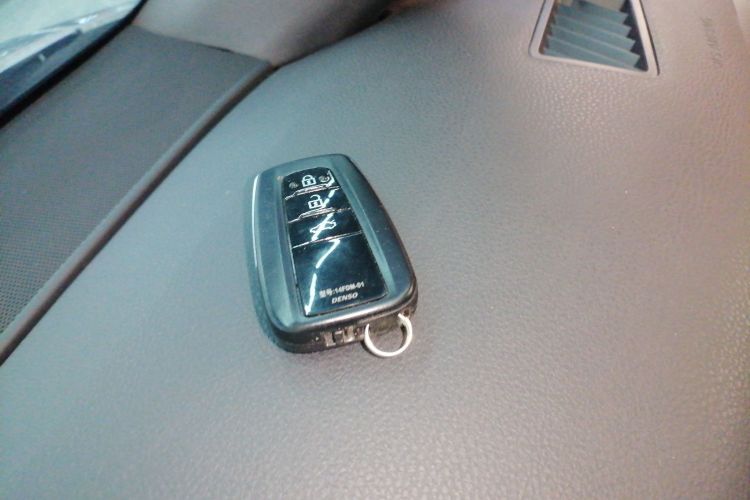 丰田 亚洲龙 2023款 双擎 2.5L 豪华版中控内饰7001