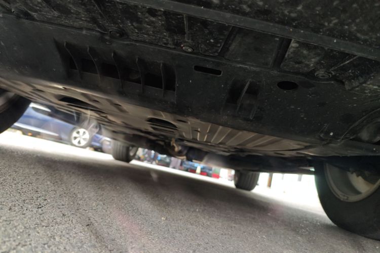 本田CR-V 2023款 240TURBO 两驱臻享版 7座局部细节9008