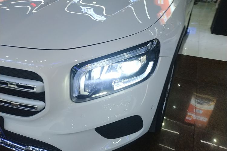 奔驰GLB 2022款 改款二 GLB 200 时尚型局部细节36