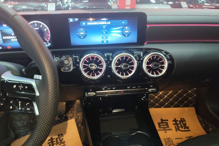 奔驰A级 2024款 改款 A 200 L 时尚型中控内饰16