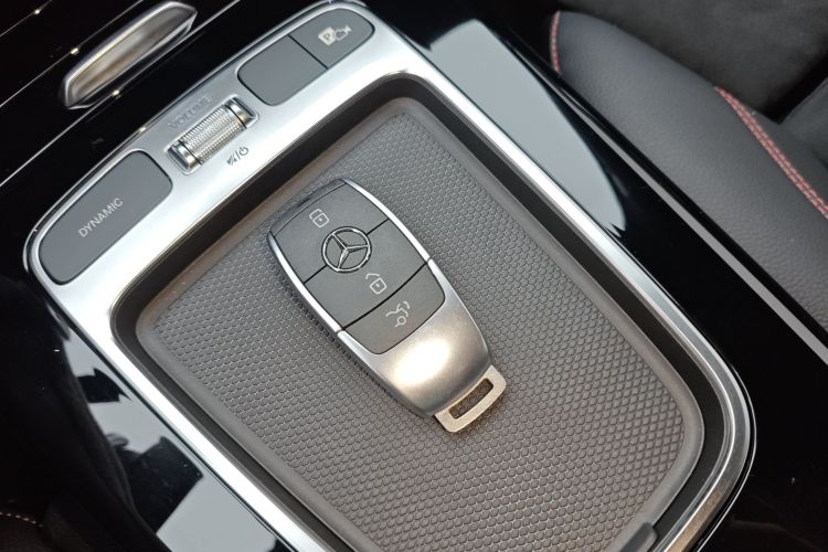 奔驰A级 2024款 改款 A 200 L 时尚型中控内饰11