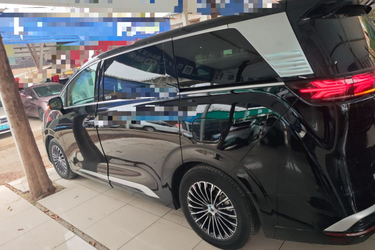 腾势D9 2022款 DM-i 1040 尊贵型车身外观6002