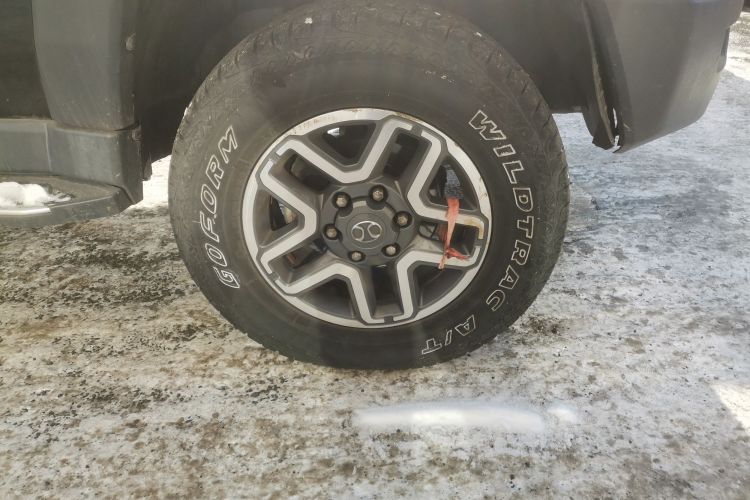 北京越野 北京BJ40 2016款 40L 2.3T 自动四驱尊享版车身外观10