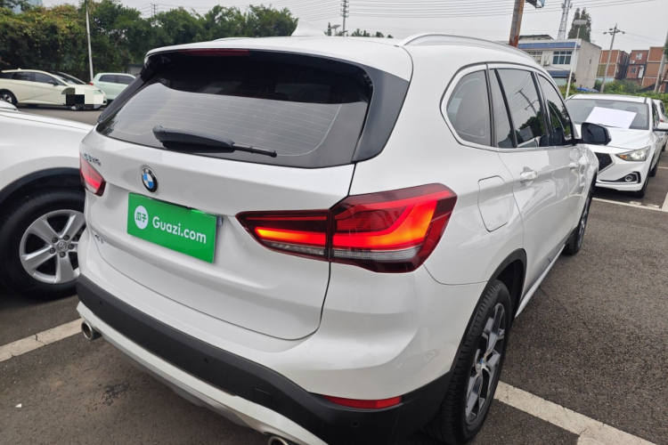 宝马X1 2022款 sDrive20Li 尊享型车身外观7