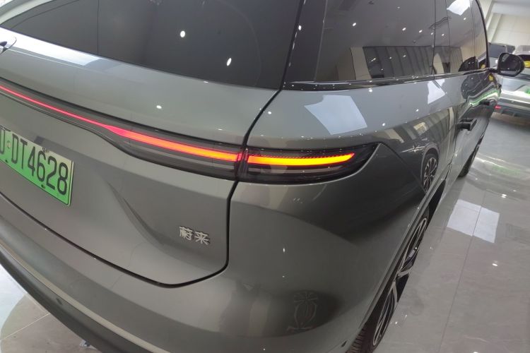 蔚来ES8 2024款 100kWh 签名版车身外观9