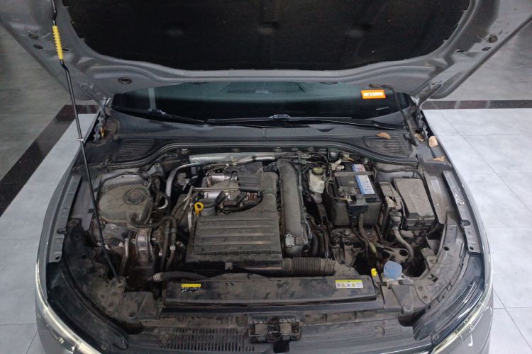 大众 高尔夫 2021款 280TSI DSG Pro机舱底盘24