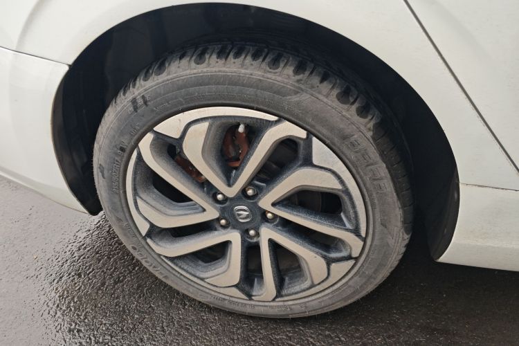 长安 逸动新能源 2019款 EV460 共享版车身外观6008