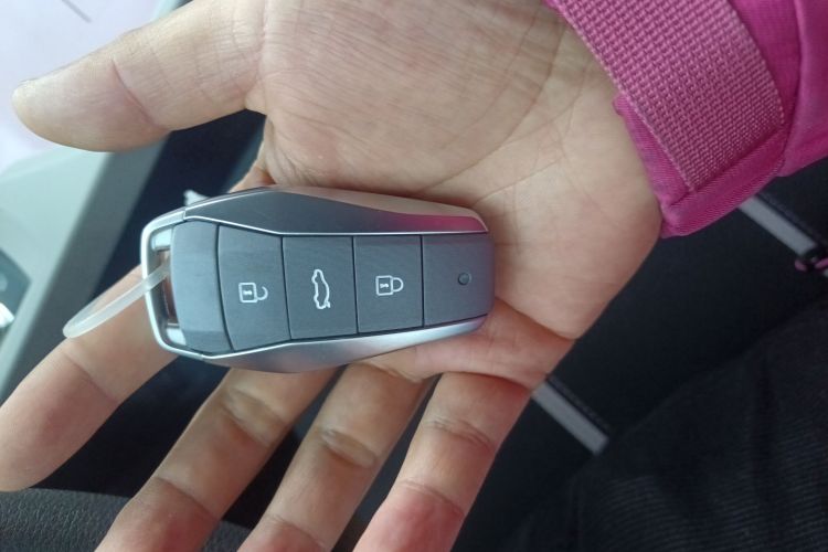 思皓 花仙子 2021款 集美版 302km 时尚型中控内饰11