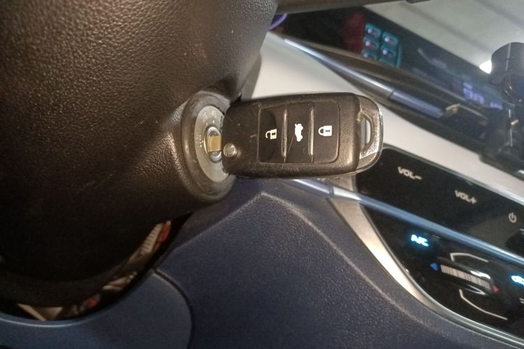 长安欧尚 奔奔E-Star 2022款 清心版 多彩款 磷酸铁锂中控内饰7001