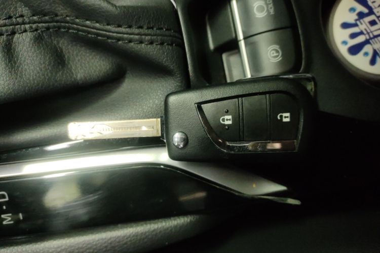 丰田 锋兰达 2024款 2.0L CVT精英plus版中控内饰11