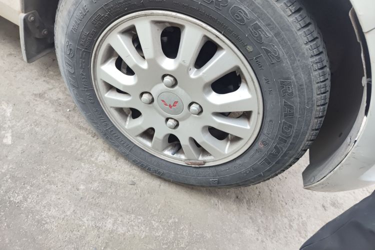 五菱汽车 五菱荣光V 2016款 1.5L标准型车身外观6007