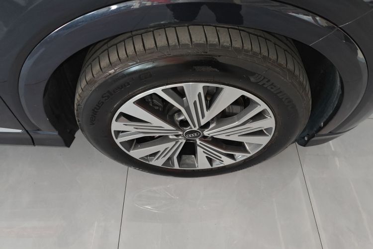 奥迪Q4 e-tron 2024款 40 e-tron 创行版车身外观10