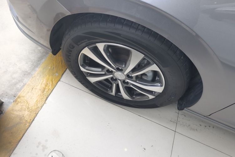 长安 逸动 2021款 PLUS 蓝鲸NE 1.4T GDI DCT尊贵型车身外观35