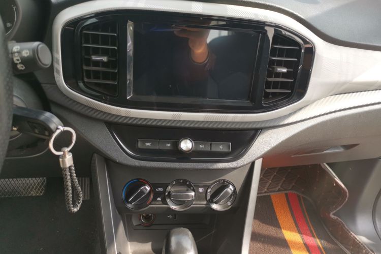 名爵3 2017款 1.5L 自动智联豪华版中控内饰16