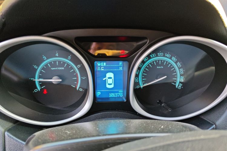 广汽传祺 传祺GS5 Super 2016款 2.0L 自动两驱周年纪念版中控内饰14