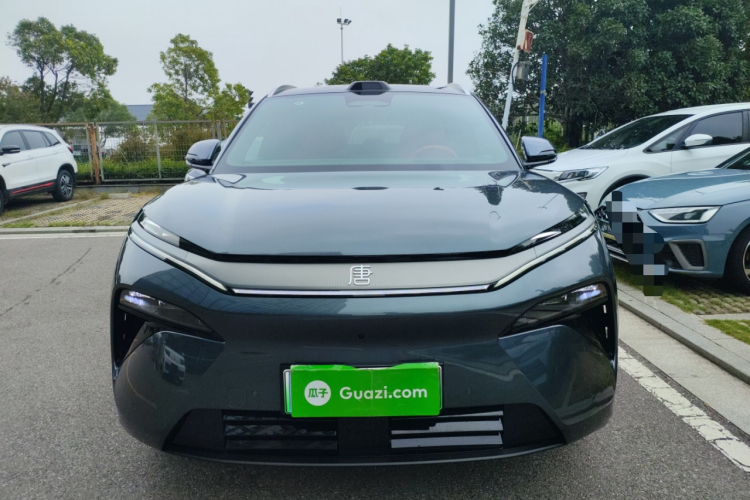 比亚迪 唐L 2025款 EV 600KM四驱激光雷达旗舰型车身外观2