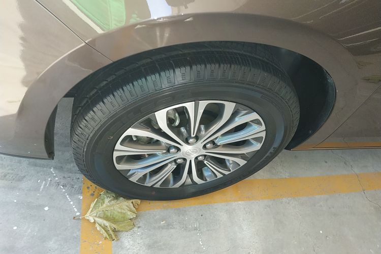 别克GL8 2021款 陆上公务舱 652T 舒适型车身外观6007