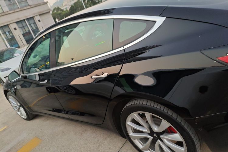特斯拉 Model 3 2020款 改款 长续航后轮驱动版车身外观4