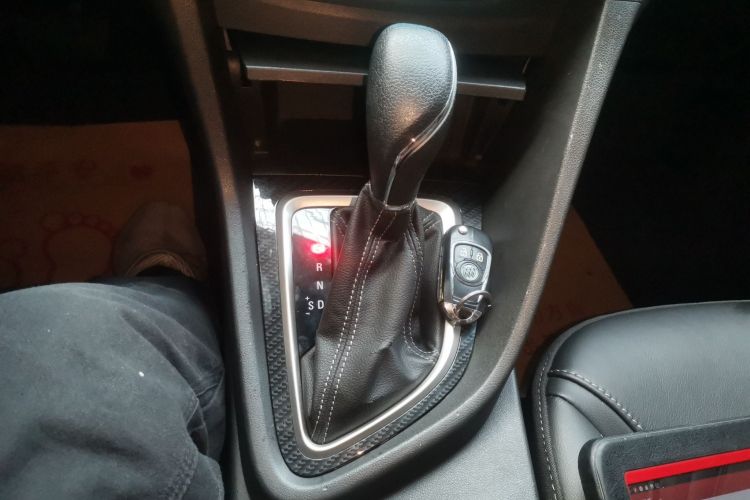 别克 英朗 2015款 18T 双离合豪华型中控内饰18