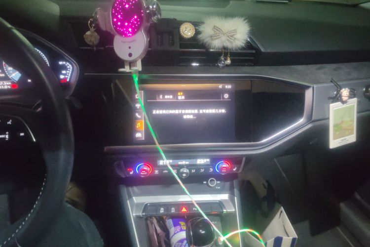 奥迪Q3 2019款 35 TFSI 进取动感型中控内饰16