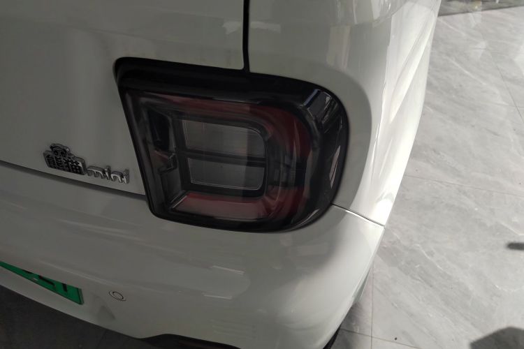 吉利银河 2024款 熊猫mini 200km 耐力熊车身外观6006