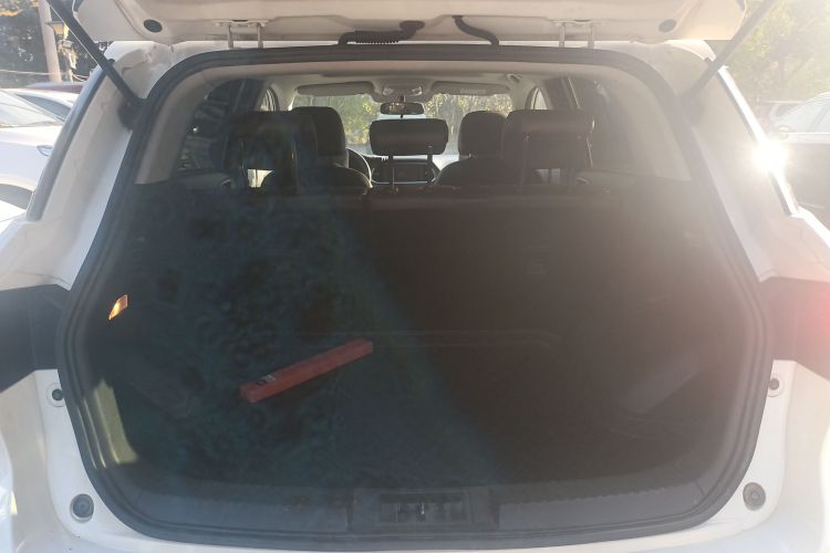 广汽传祺 传祺GS4 2015款 200T G-DCT豪华版机舱底盘23