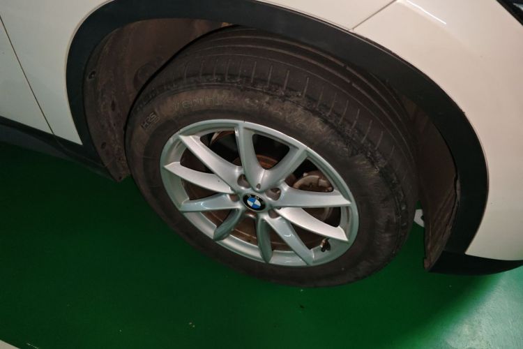 宝马X1 2016款 sDrive18Li 时尚型车身外观10