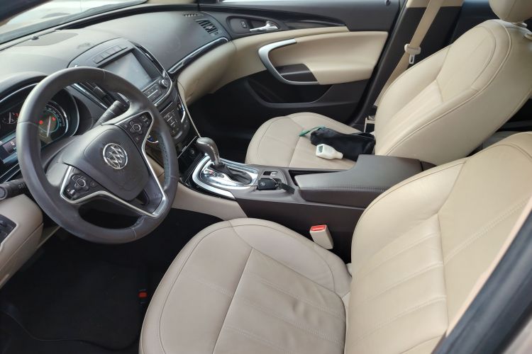 别克 君威 2014款 2.0L 精英时尚型中控内饰19