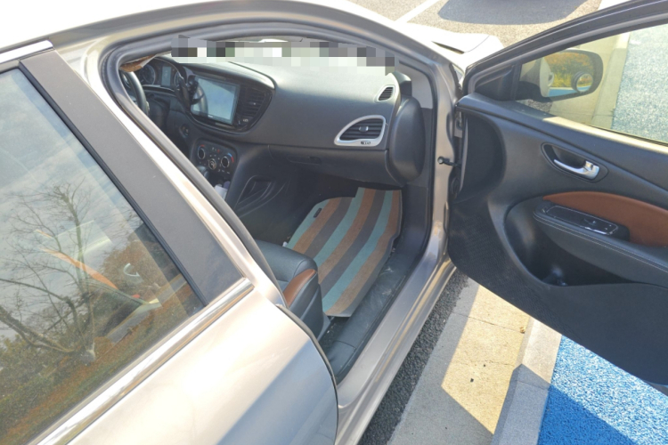 菲亚特 菲翔 2015款 1.4T 自动劲享版局部细节9005