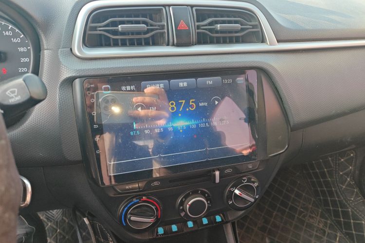 现代 瑞纳 2017款 1.4L 手动焕彩版 国V中控内饰16