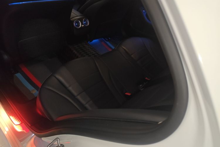 奔驰C级 2018款 C 180 L 时尚型运动版中控内饰7004