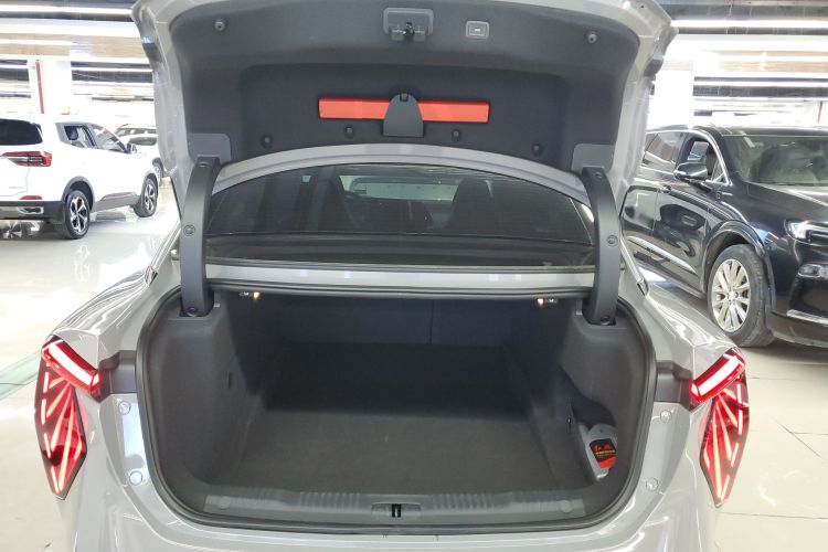 红旗EH7 2024款 690 Pro机舱底盘23