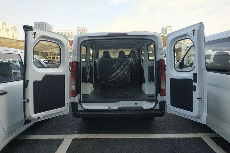 江铃 E福顺 2025款 明窗版 41.86kwh 短轴低顶机舱底盘23