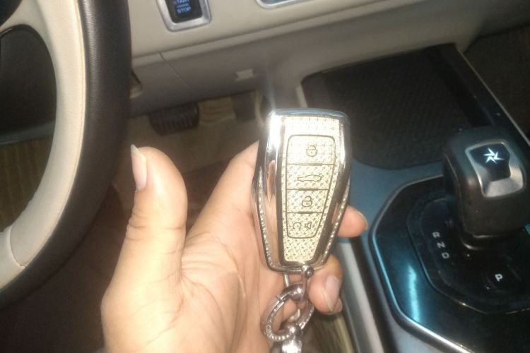 吉利汽车 吉利icon 2023款 1.5TD 巧克力醇臻版中控内饰7001