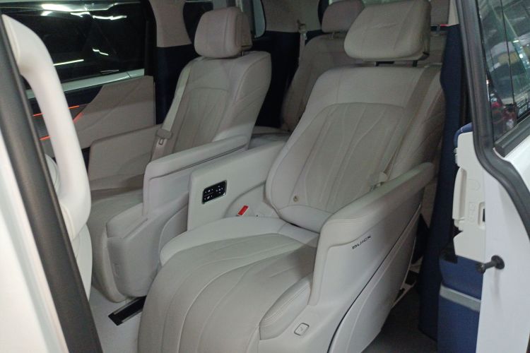 别克GL8新能源 2024款 陆尊 奢享版 6座中控内饰21