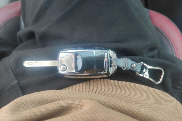 长安 逸动 2016款 XT 1.6L 自动俊酷型中控内饰7001