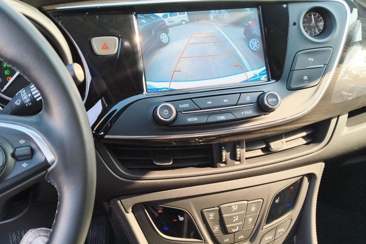 别克 昂科威 2018款 20T 两驱精英型中控内饰16