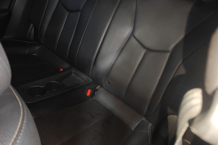 现代 Veloster飞思 2012款 1.6T 自动豪华版中控内饰21