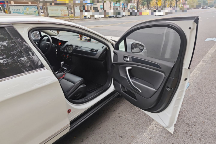 雪铁龙C5 2014款 1.6T 自动尊贵型局部细节9005