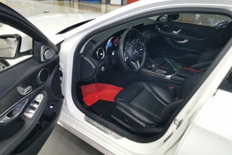 奔驰C级 2019款 C 180 L 时尚型运动版中控内饰20