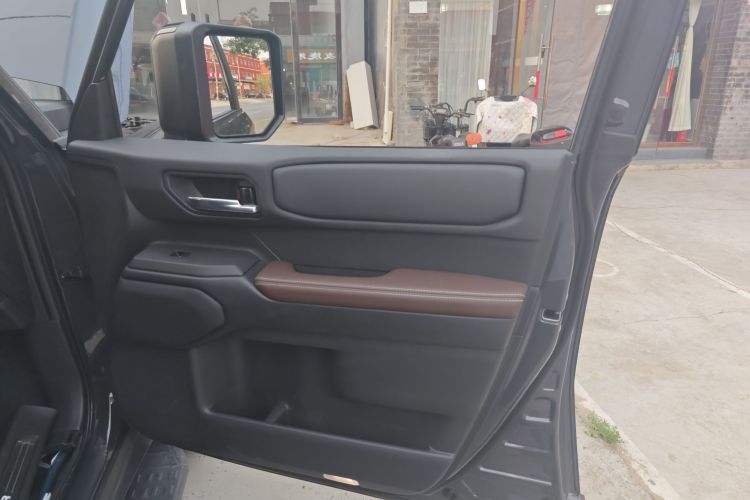 丰田 普拉多 2024款 2.4T 悍野WX版 6座中控内饰42