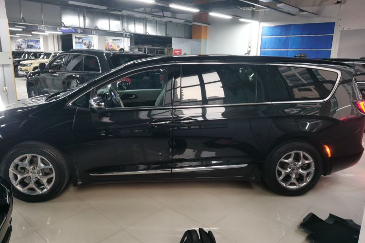 克莱斯勒 大捷龙(进口) 2017款 3.6L 尊享版车身外观4